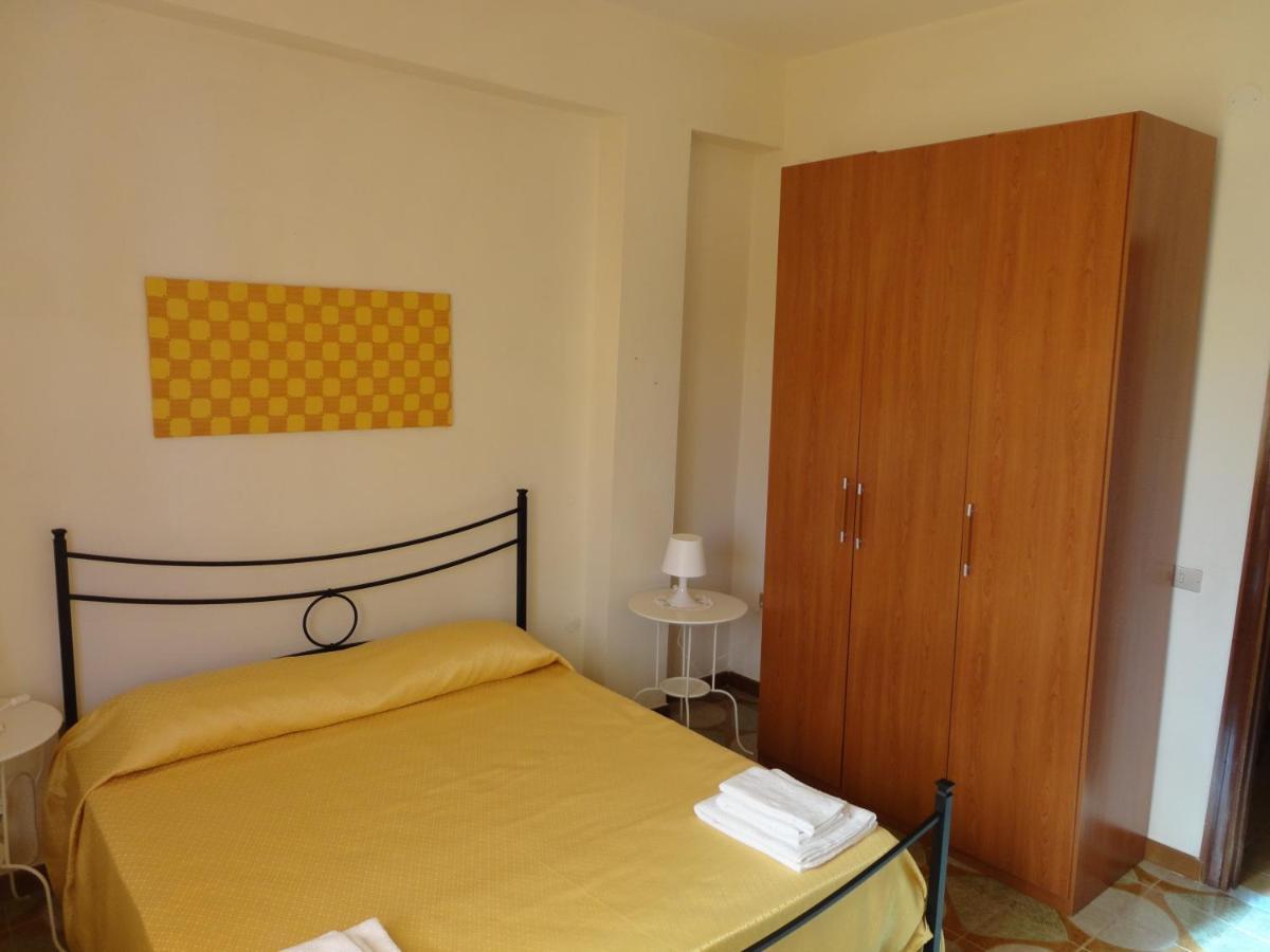 Baciati Dal Sole Apartment Porto Empedocle Exterior foto