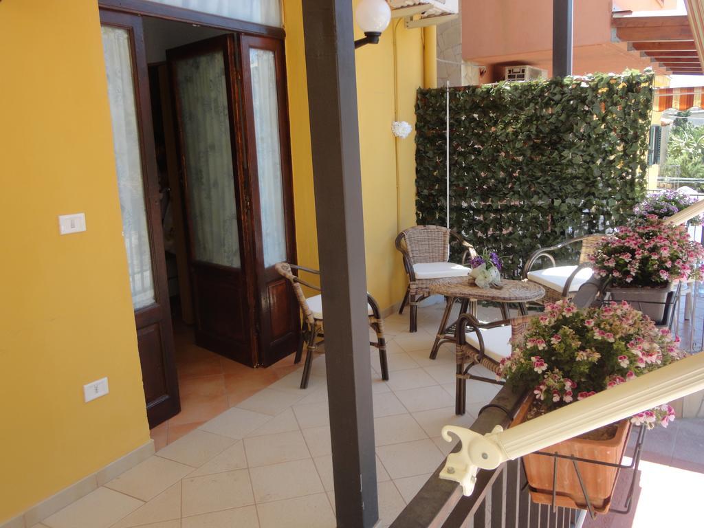 Baciati Dal Sole Apartment Porto Empedocle Exterior foto