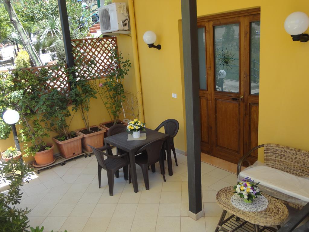 Baciati Dal Sole Apartment Porto Empedocle Exterior foto