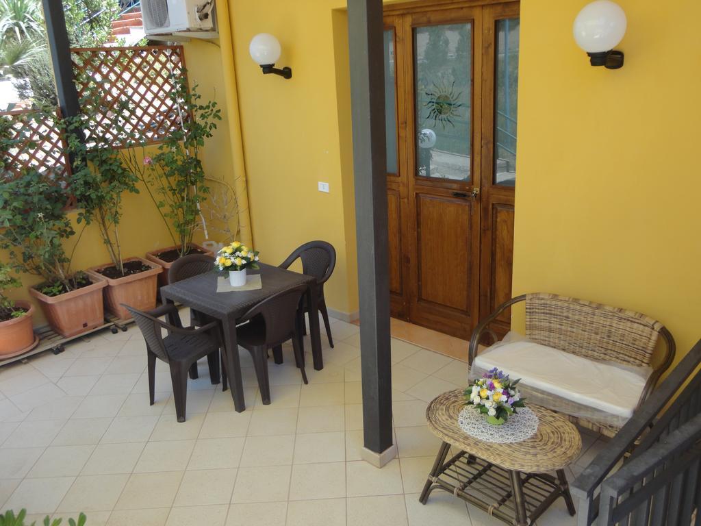 Baciati Dal Sole Apartment Porto Empedocle Exterior foto